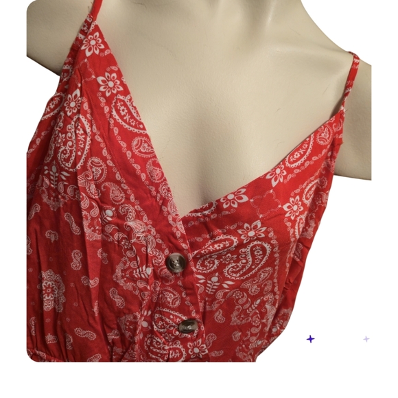 JUSTIFY Bandana V Neck Cami Tank Faux Wrap Button Front Top Red Paisley Size 1X - Picture 2 of 10